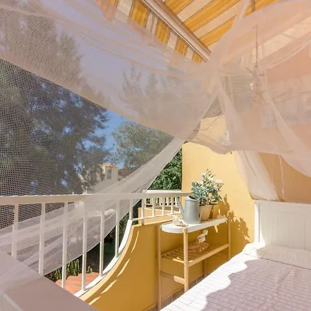 Sleeps 4 With Wifi Villa *